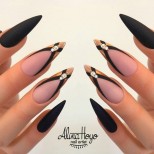 декоративен тъмен френч