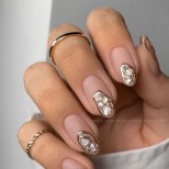 специален гол маникюр