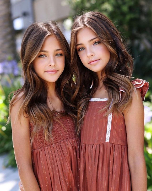 най-красивите близначки заедно