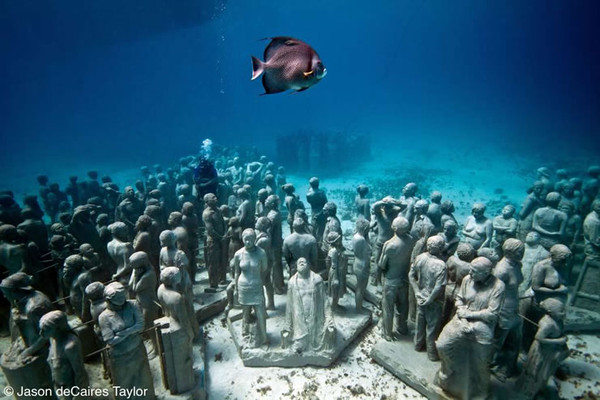 Подводна изложба в Мексико