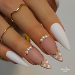 елегантен френч бели сърца