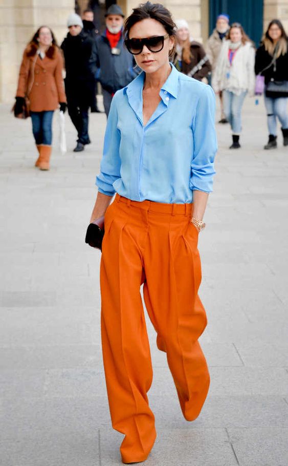 модерни оранжеви панталони