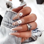 матов френч бели цветя