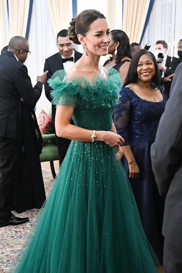 изумрудената рокля на Кейт Мидълтън
