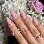 дантелен пролетен маникюр