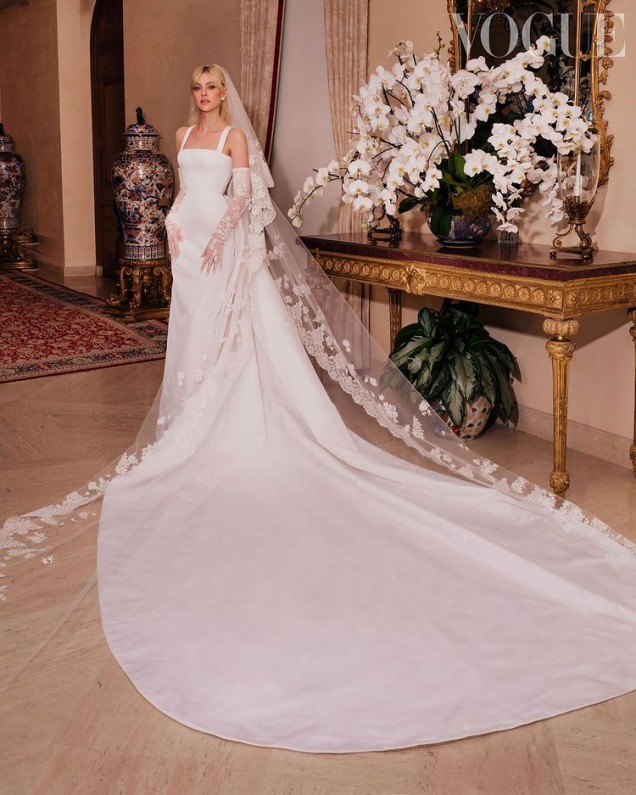 Никола Пелц сватбена рокля