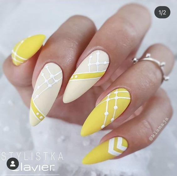 геометричен маникюр жълто и бяло