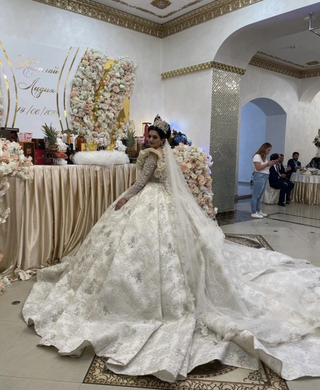 циганска сватбена рокля