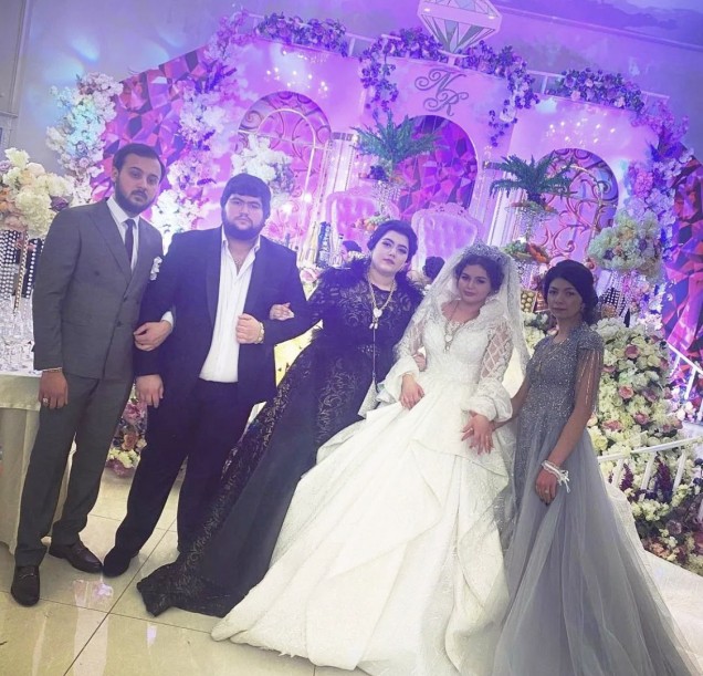 циганска сватба младоженци