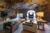 луксозен хотел-пещера