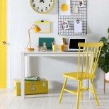 интериор с жълти мебели