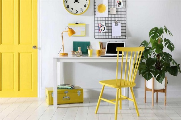 интериор с жълти мебели