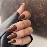 шоколадов маникюр