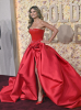 Барби роклята на Марго Роби и змийския тоалет на Тейлър Суифт: най-добрите визии на Златен глобус 2024 (СНИМКИ)