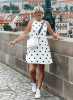 Не лелка, а ефектна дама на 50+! Ето как се облича през лятото съвременната жена в стил минимализъм: