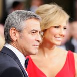 Джордж Клуни (в Armani) и Стейси Киблър (в червена рокля Valentino)