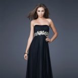 Дълга черна бална рокля без презрамки 2012