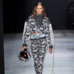 Спортен комплект на цветя от Alexander Wang пролет-лято 2012