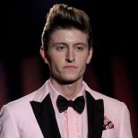 Прическа за мъже с дължина отгоре ревю Moschino пролет 2012