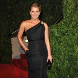 Джесика Симпсън в стилна черна рокля на партито на Vanity fair за Оскарите 2010