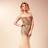Дълга рокля модел русалка в телесен цвят с блестящ участък Предпролетна колекция Blumarine за 2012