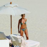 Дженифър Анистън показва перфектно тяло на плажа