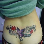 Цветна татуировка на кръста пеперуда с облаци и цветя