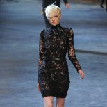 Секси черна рокля по тялото от дантела Lanvin есен-зима 2011