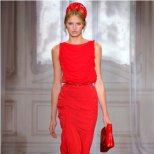 Стилна червена рокля с колан на кръста Nina Ricci пролет 2012