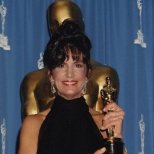 Мерседес Руел с Оскар за поддържаща женска роля в Кралят на рибарите, Оскари 1992
