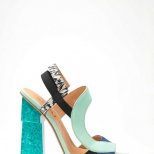 Ексцентрични сандали на платформа от Aperlai за пролет-лято 2012
