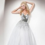 Бяла рокля дълга без презрамки тип принцеса с диско сребрист корсет за бал 2012