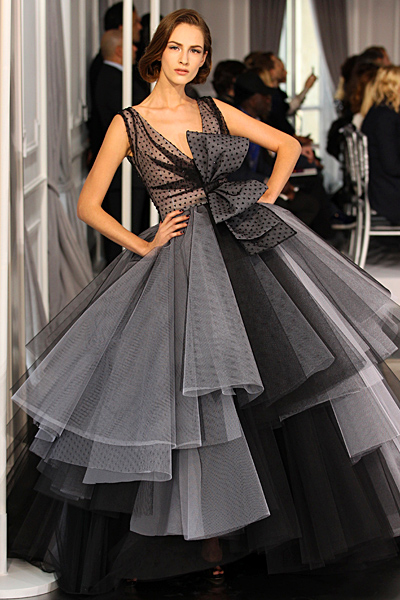 Рокля тип принцеса на големи волани с панделка Haute Couture на Dior за Пролет-Лято 2012