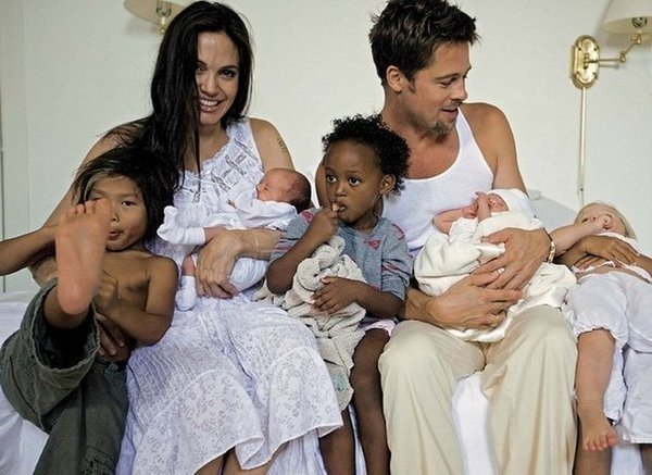 Анджелина Джоли с голямото си семейство