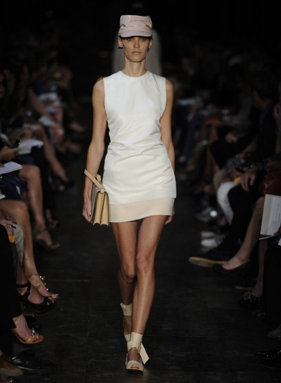 Къса бяла рокля по тялото Victoria Beckham Пролет-Лято 2012