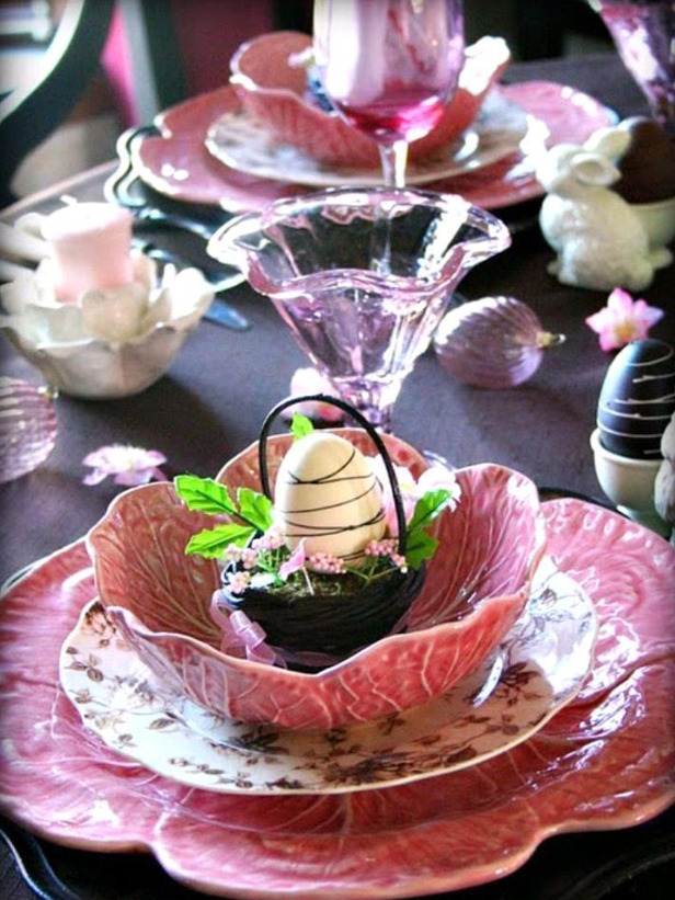 Декорация за празничната маса на Великден в розово