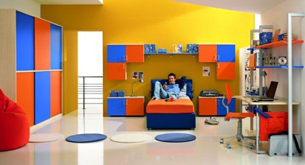 Цветна детска стая за момче