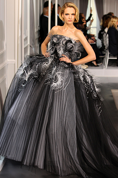 Бална рокля без презрамки в сиво и черно Haute Couture на Dior за Пролет-Лято 2012