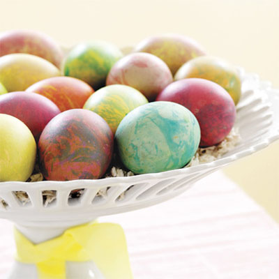 Шарени Великденски яйца боядисани с памук