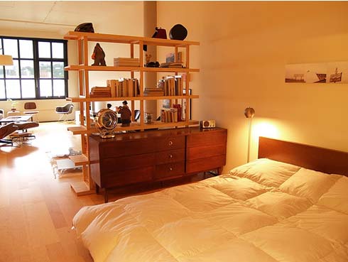 Интериор за малък апартамент с едно пространство