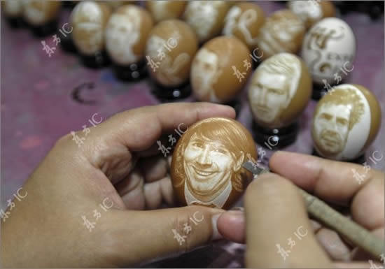 Великденски яйца с изрисувани футболисти