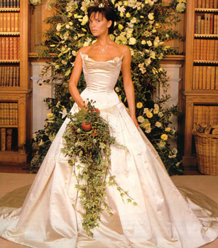 Виктория Бекъм в сватбената си рокля