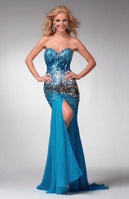 Дълга рокля без презрамки синя с камъни и дълга цепка за бал 2012