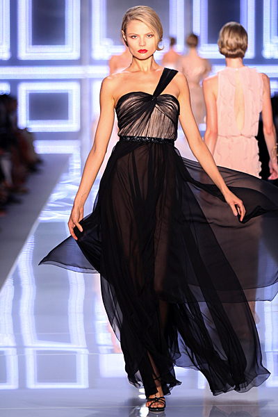 Дълга вечерна рокля в черно с една презрамка Dior Пролет-Лято 2012