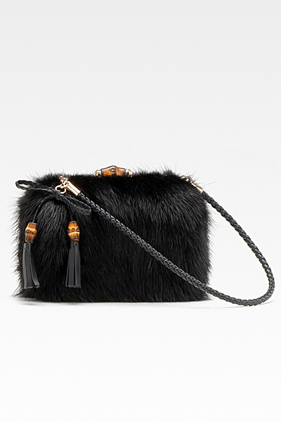Малка черна рошава чанта с пискюли Gucci Есен-Зима 2011
