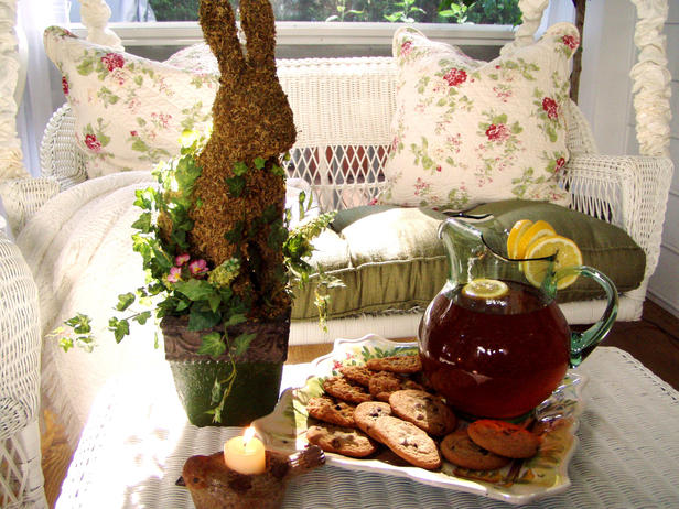 Декорация за маса за кафе на Великден със заек