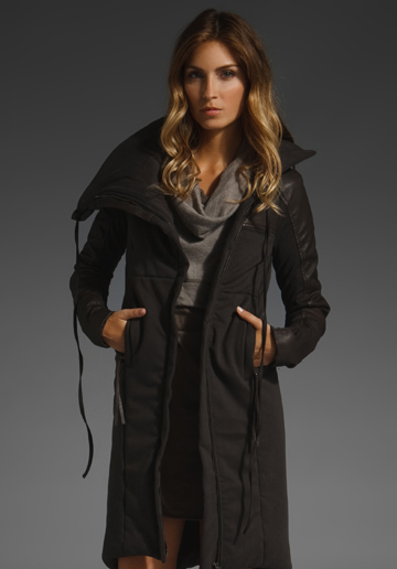Палто с кожени участъци до коляно в черно Ilaria Nistri зима 2011 2012