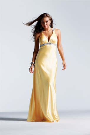 Сатенена дълга рокля с нежни презрамки в бледо жълто за бал 2012
