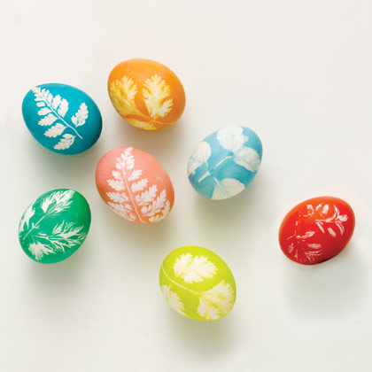 Великденски яйца с отпечатък листо