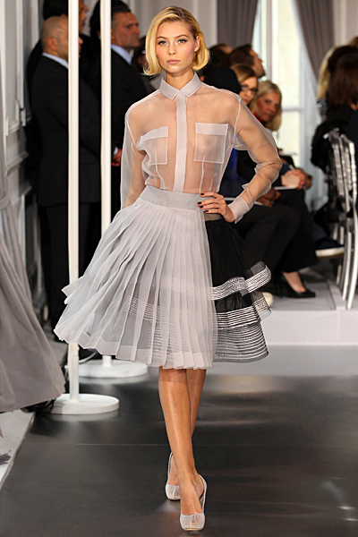 Разкроена светла пола в две части със секси прозрачна риза Haute Couture на Dior за Пролет-Лято 2012